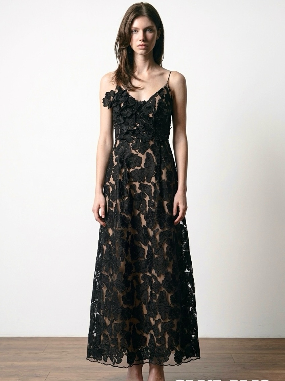 $2490 Monique Lhuillier 3D Embroidered Floral Runway Couture Dress Size 8-10